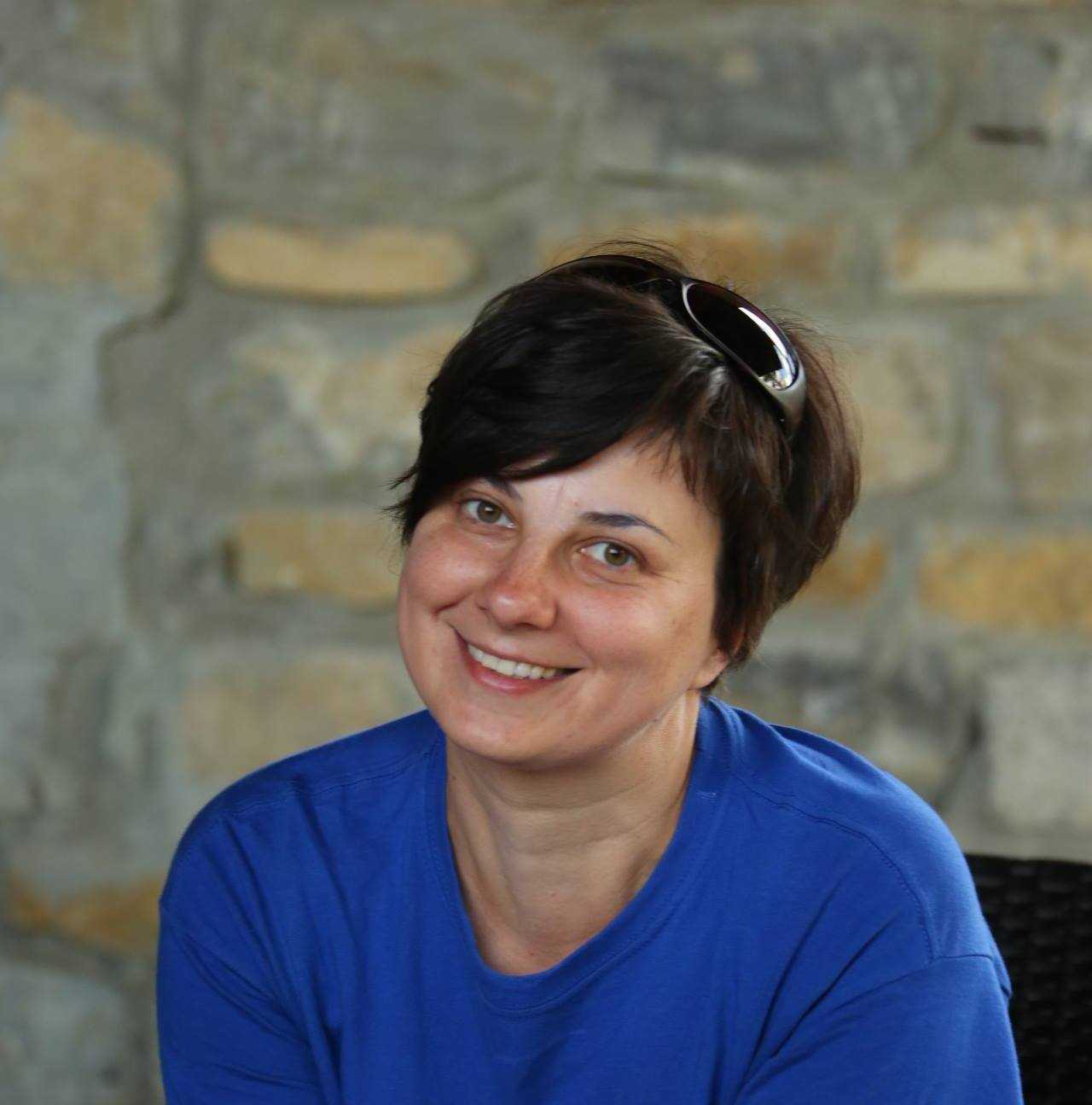 Francesca head shot